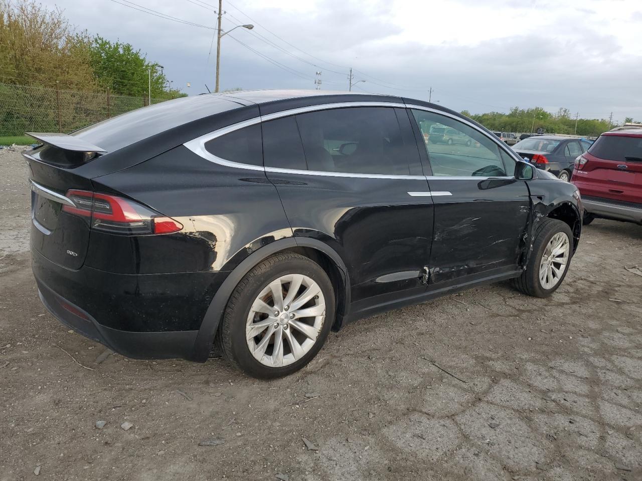 Автомобіль TESLA MODEL X 2016 | GrandCar Автомобіль TESLA MODEL X 2016 | GrandCar