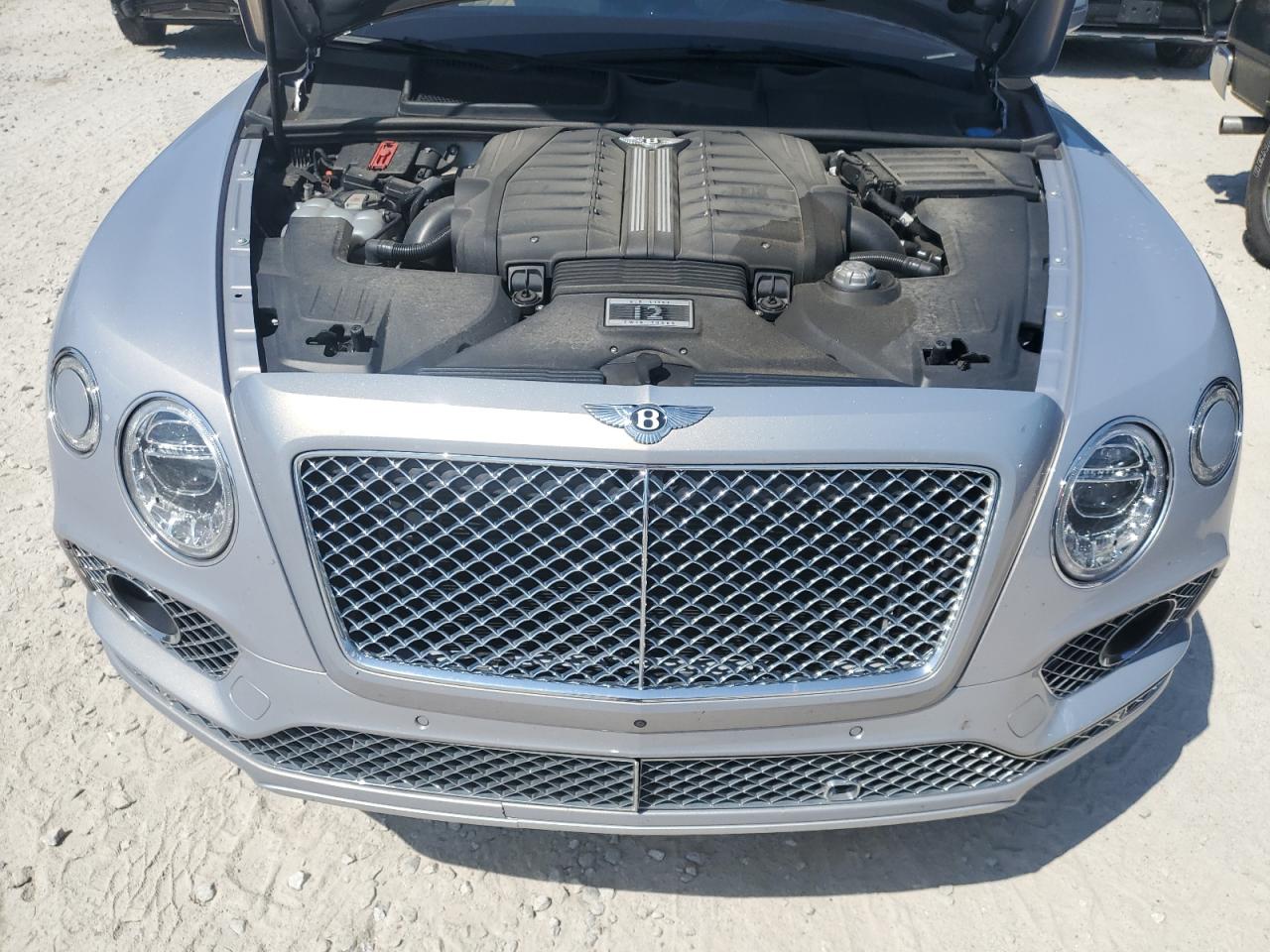 Автомобиль BENTLEY BENTAYGA 2017 | GrandCar Автомобиль BENTLEY BENTAYGA 2017 | GrandCar