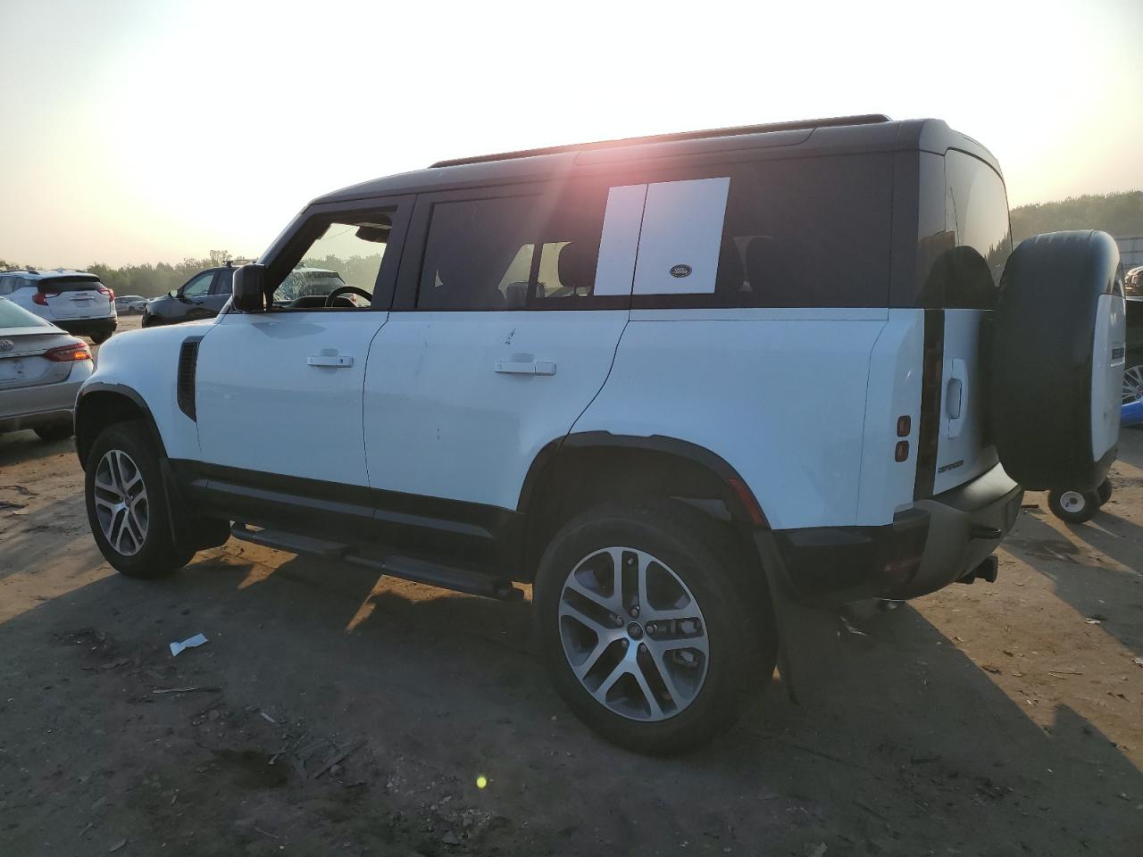 Автомобиль LAND ROVER DEFENDER 110 X-DYNAMIC SE 2024 | GrandCar Автомобиль LAND ROVER DEFENDER 110 X-DYNAMIC SE 2024 | GrandCar
