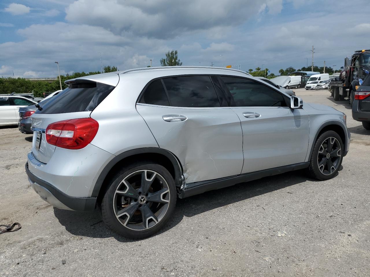 Автомобиль MERCEDES-BENZ GLA 250 2020 | GrandCar Автомобиль MERCEDES-BENZ GLA 250 2020 | GrandCar