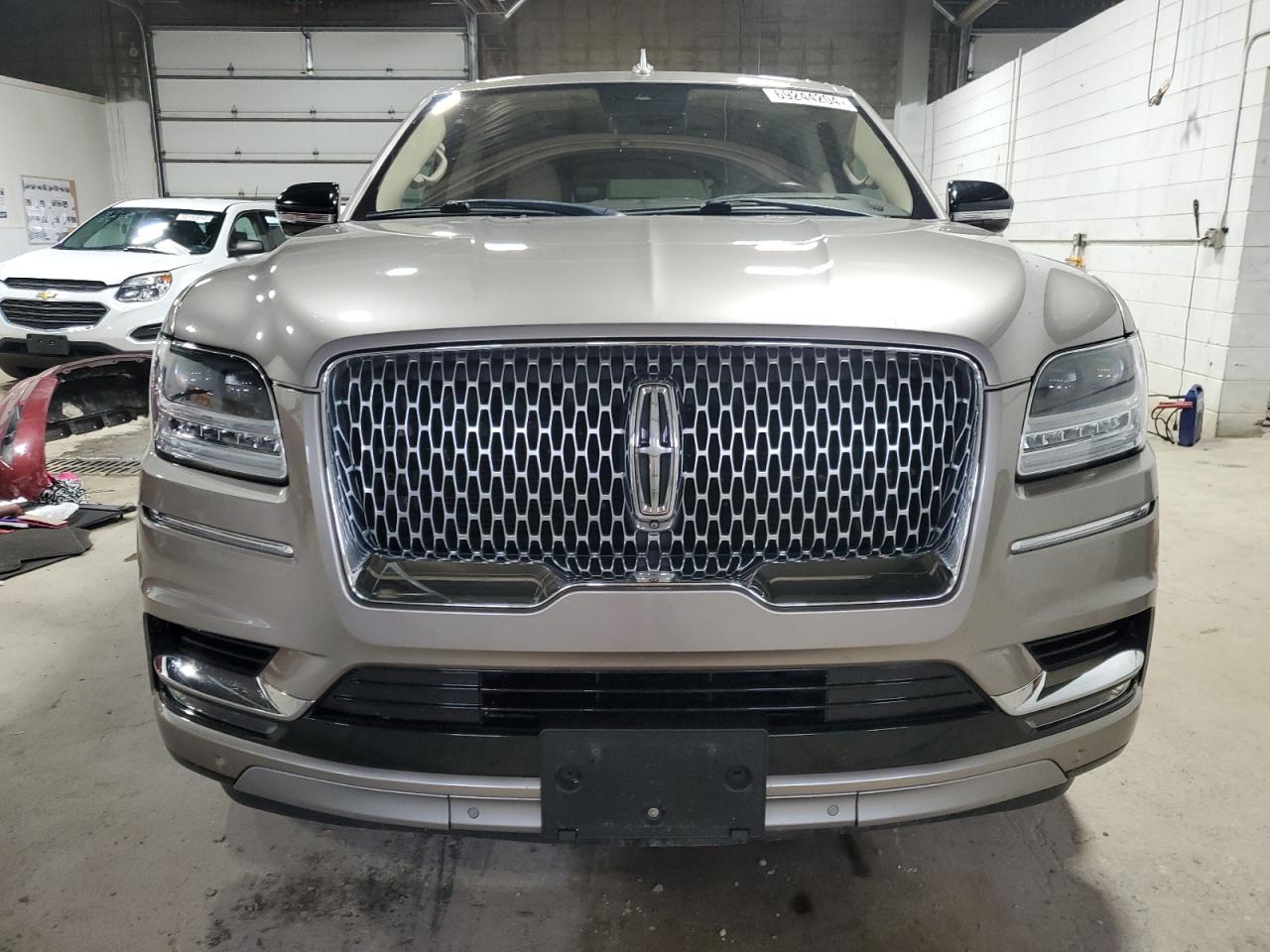 Автомобиль LINCOLN NAVIGATOR L RESERVE 2018 | GrandCar Автомобиль LINCOLN NAVIGATOR L RESERVE 2018 | GrandCar