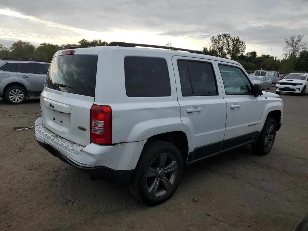 Автомобиль JEEP PATRIOT LATITUDE 2015 | GrandCar Автомобиль JEEP PATRIOT LATITUDE 2015 | GrandCar