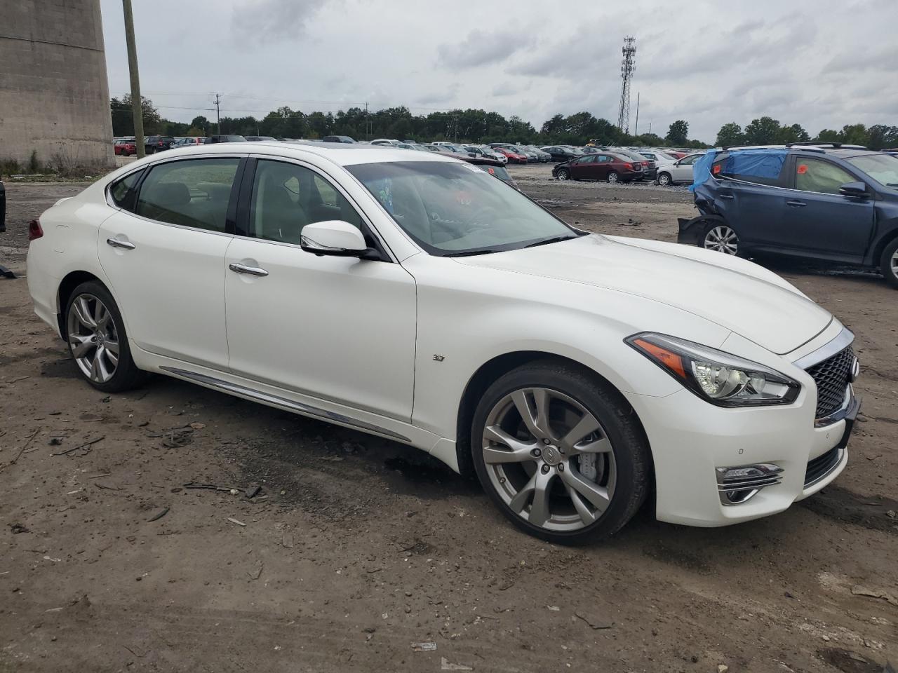 Автомобиль INFINITI Q70L 2016 | GrandCar Автомобиль INFINITI Q70L 2016 | GrandCar
