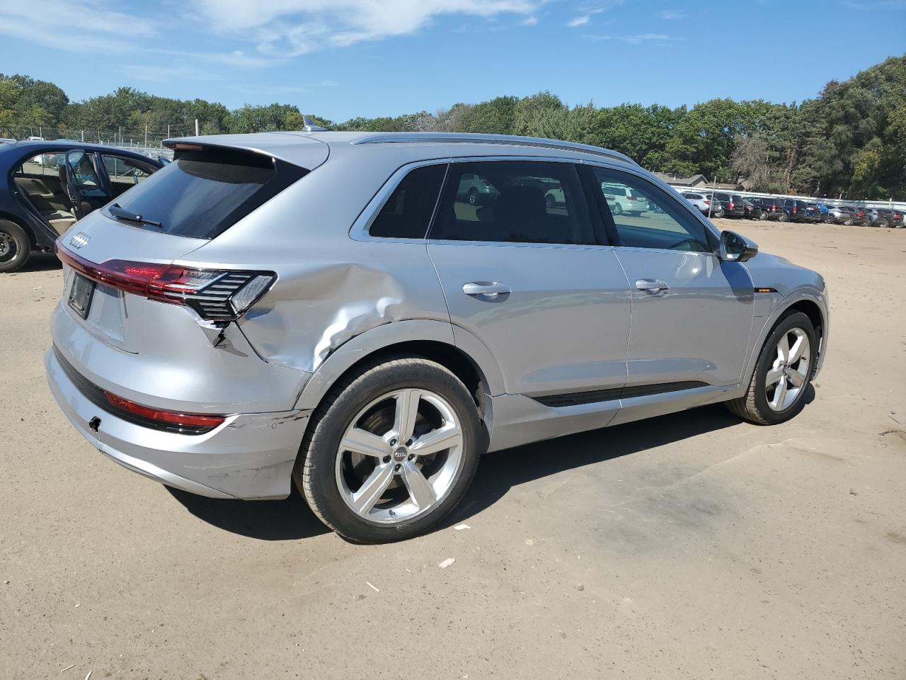 Автомобіль AUDI E-TRON PREMIUM PLUS 2019 | GrandCar Автомобіль AUDI E-TRON PREMIUM PLUS 2019 | GrandCar