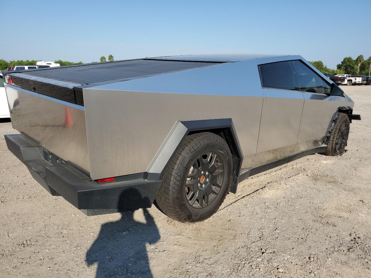Автомобиль TESLA CYBERTRUCK 2024 | GrandCar Автомобиль TESLA CYBERTRUCK 2024 | GrandCar