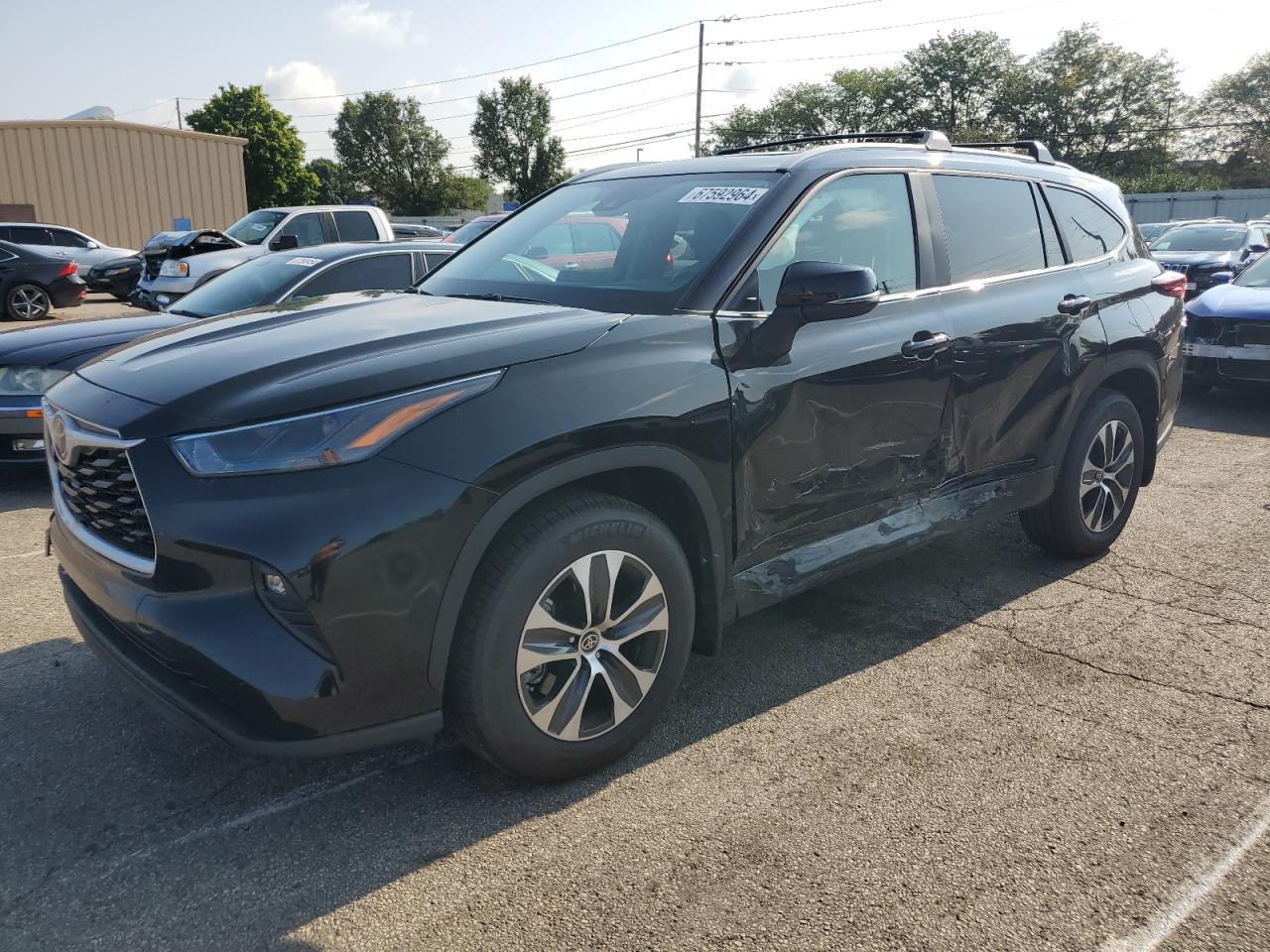 Автомобиль TOYOTA HIGHLANDER LE 2024 | GrandCar Автомобиль TOYOTA HIGHLANDER LE 2024 | GrandCar