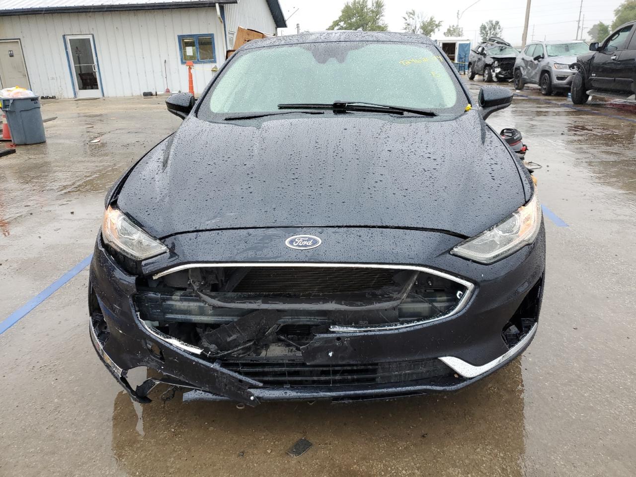 Автомобиль FORD FUSION SE 2020 | GrandCar Автомобиль FORD FUSION SE 2020 | GrandCar