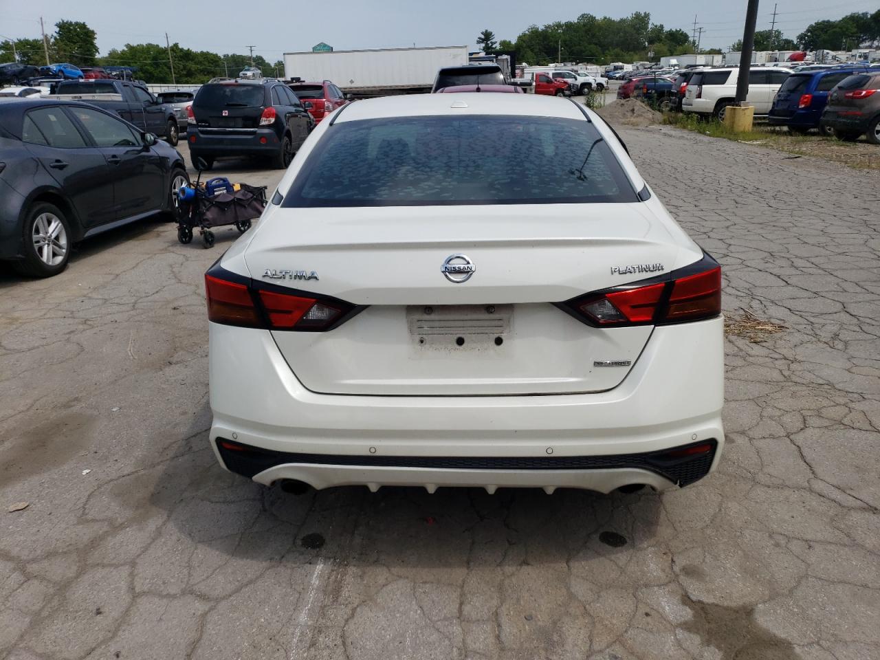 Автомобиль NISSAN ALTIMA PLATINUM 2020 | GrandCar Автомобиль NISSAN ALTIMA PLATINUM 2020 | GrandCar