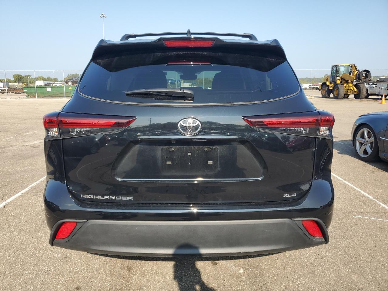 Автомобиль TOYOTA HIGHLANDER LE 2024 | GrandCar Автомобиль TOYOTA HIGHLANDER LE 2024 | GrandCar