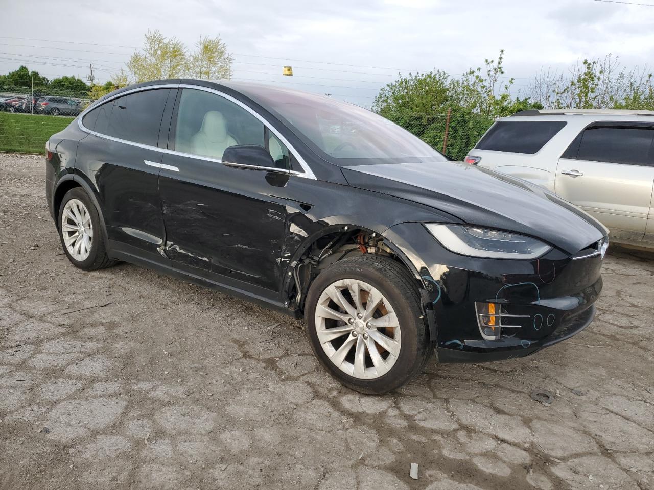 Автомобіль TESLA MODEL X 2016 | GrandCar Автомобіль TESLA MODEL X 2016 | GrandCar