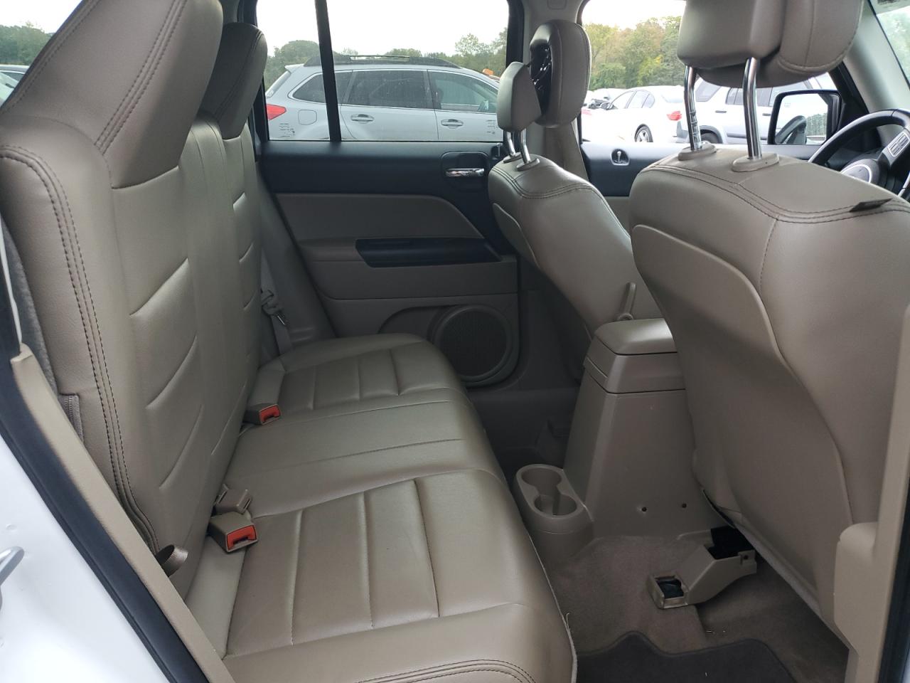 Автомобиль JEEP PATRIOT LATITUDE 2015 | GrandCar Автомобиль JEEP PATRIOT LATITUDE 2015 | GrandCar