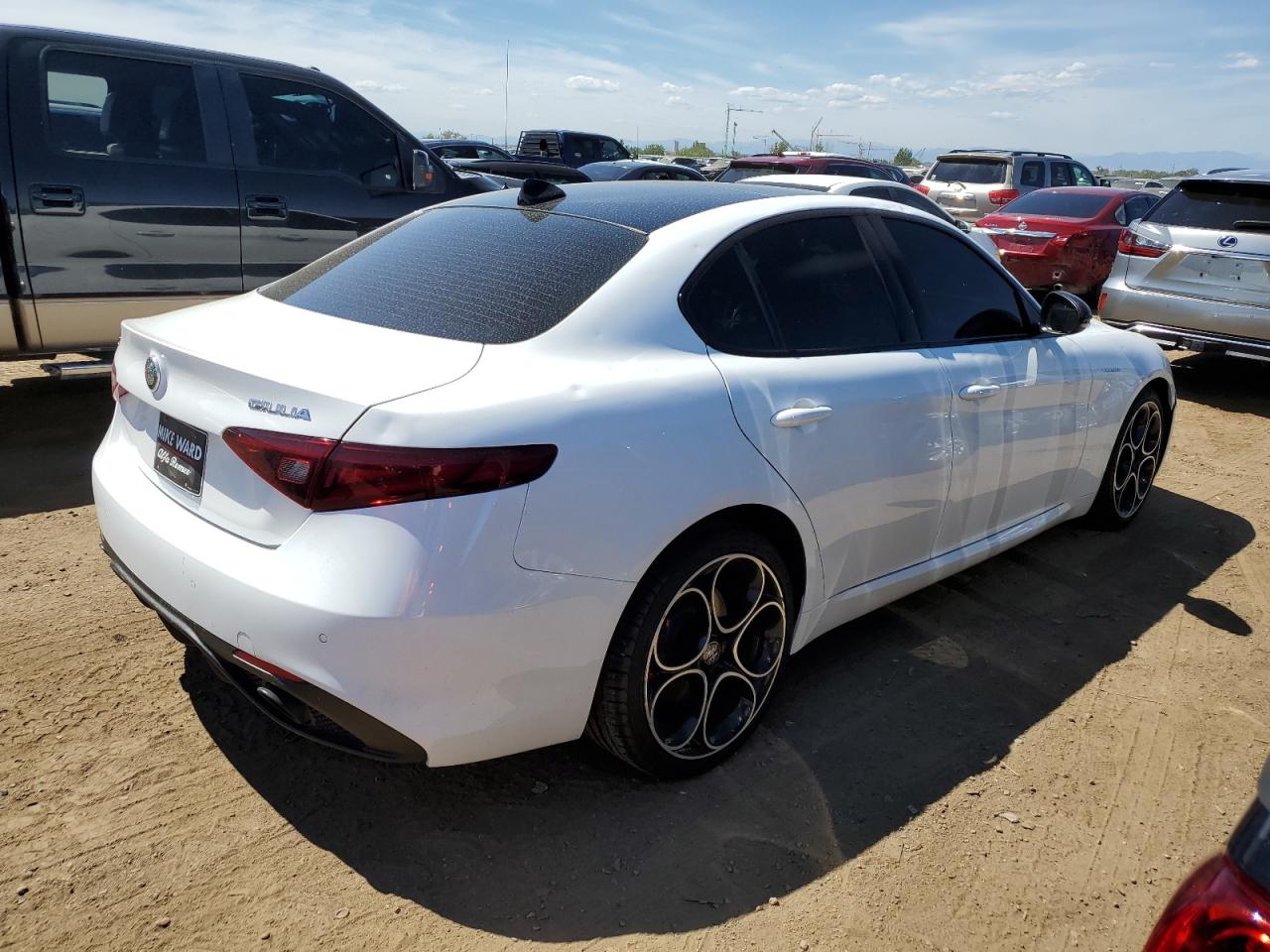 Автомобіль ALFA ROMEO GIULIA TI 2023 | GrandCar Автомобіль ALFA ROMEO GIULIA TI 2023 | GrandCar