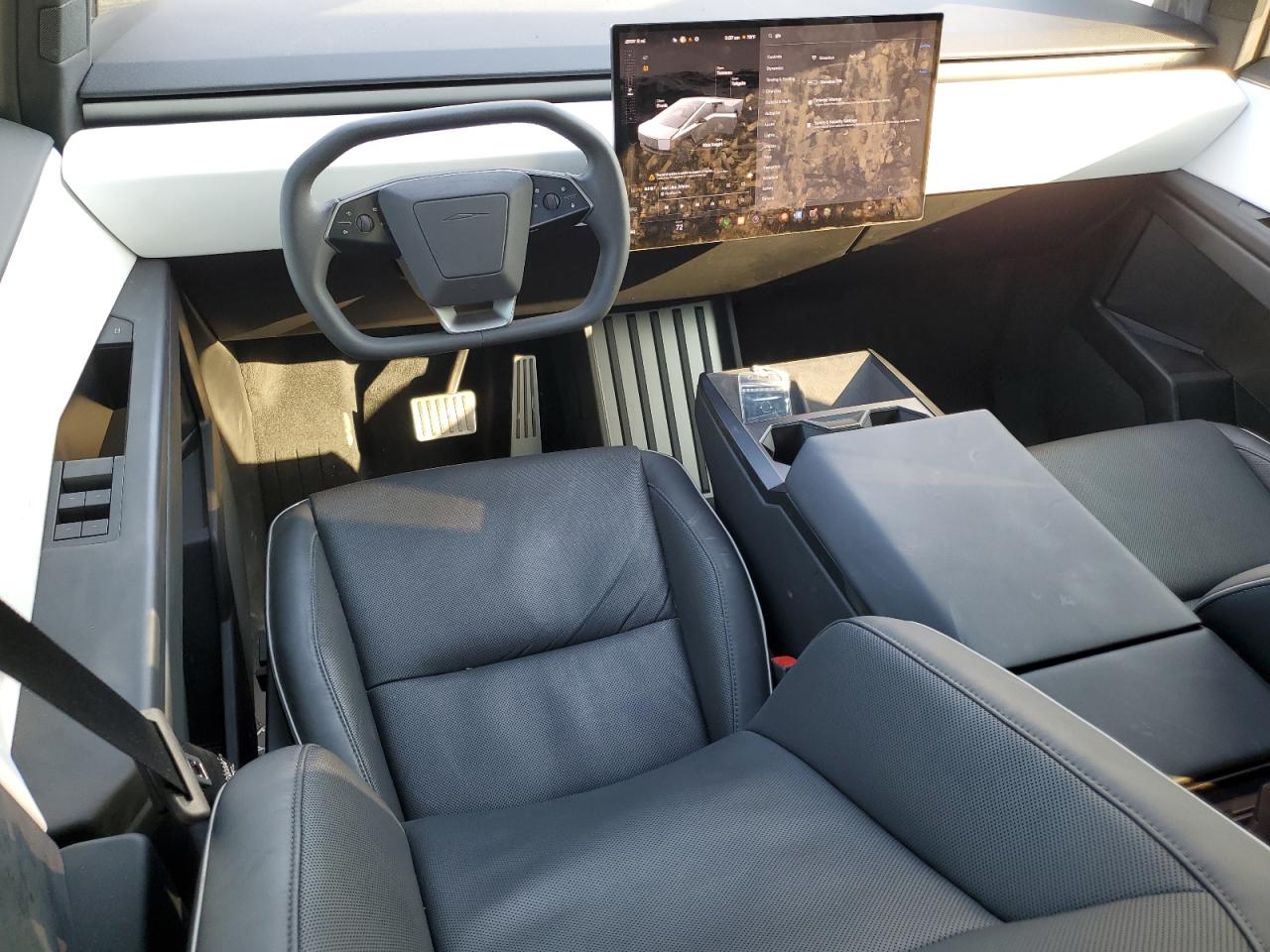 Автомобиль TESLA CYBERTRUCK 2024 | GrandCar Автомобиль TESLA CYBERTRUCK 2024 | GrandCar