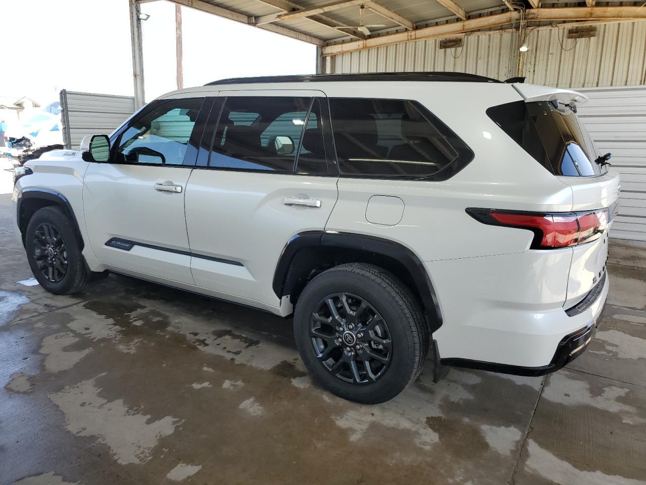 Автомобіль TOYOTA SEQUOIA SR5 2023 | GrandCar Автомобіль TOYOTA SEQUOIA SR5 2023 | GrandCar