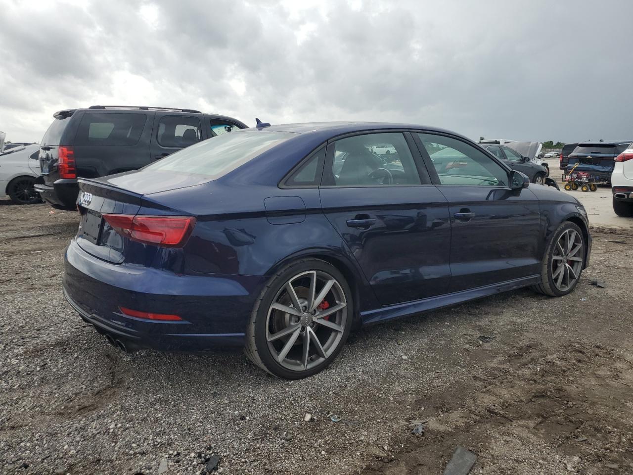 Автомобиль AUDI S3 PREMIUM PLUS 2018 | GrandCar Автомобиль AUDI S3 PREMIUM PLUS 2018 | GrandCar
