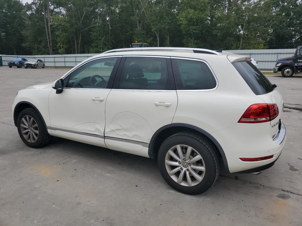 Автомобиль VOLKSWAGEN TOUAREG V6 2012 | GrandCar Автомобиль VOLKSWAGEN TOUAREG V6 2012 | GrandCar