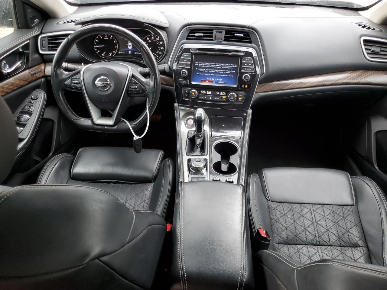 Автомобіль NISSAN MAXIMA 3.5S 2017 | GrandCar Автомобіль NISSAN MAXIMA 3.5S 2017 | GrandCar
