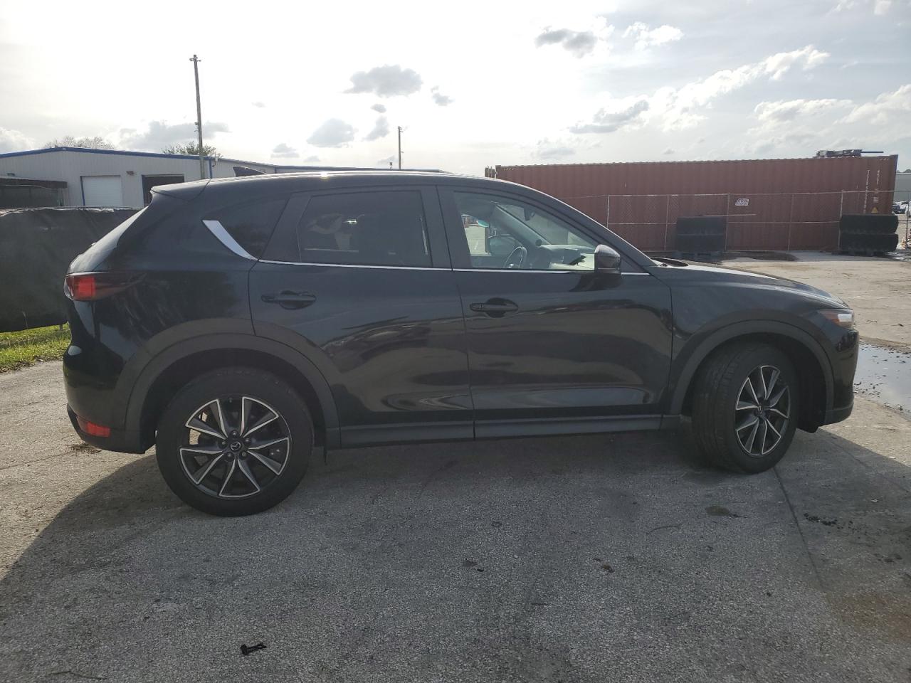 Автомобиль MAZDA CX-5 TOURING 2018 | GrandCar Автомобиль MAZDA CX-5 TOURING 2018 | GrandCar