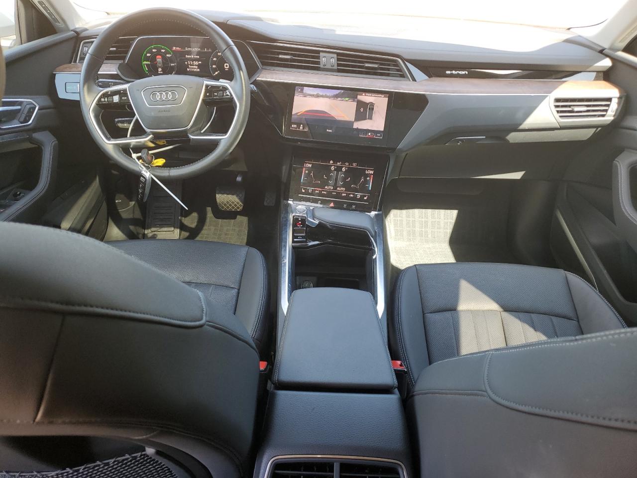 Автомобіль AUDI E-TRON PREMIUM PLUS 2019 | GrandCar Автомобіль AUDI E-TRON PREMIUM PLUS 2019 | GrandCar