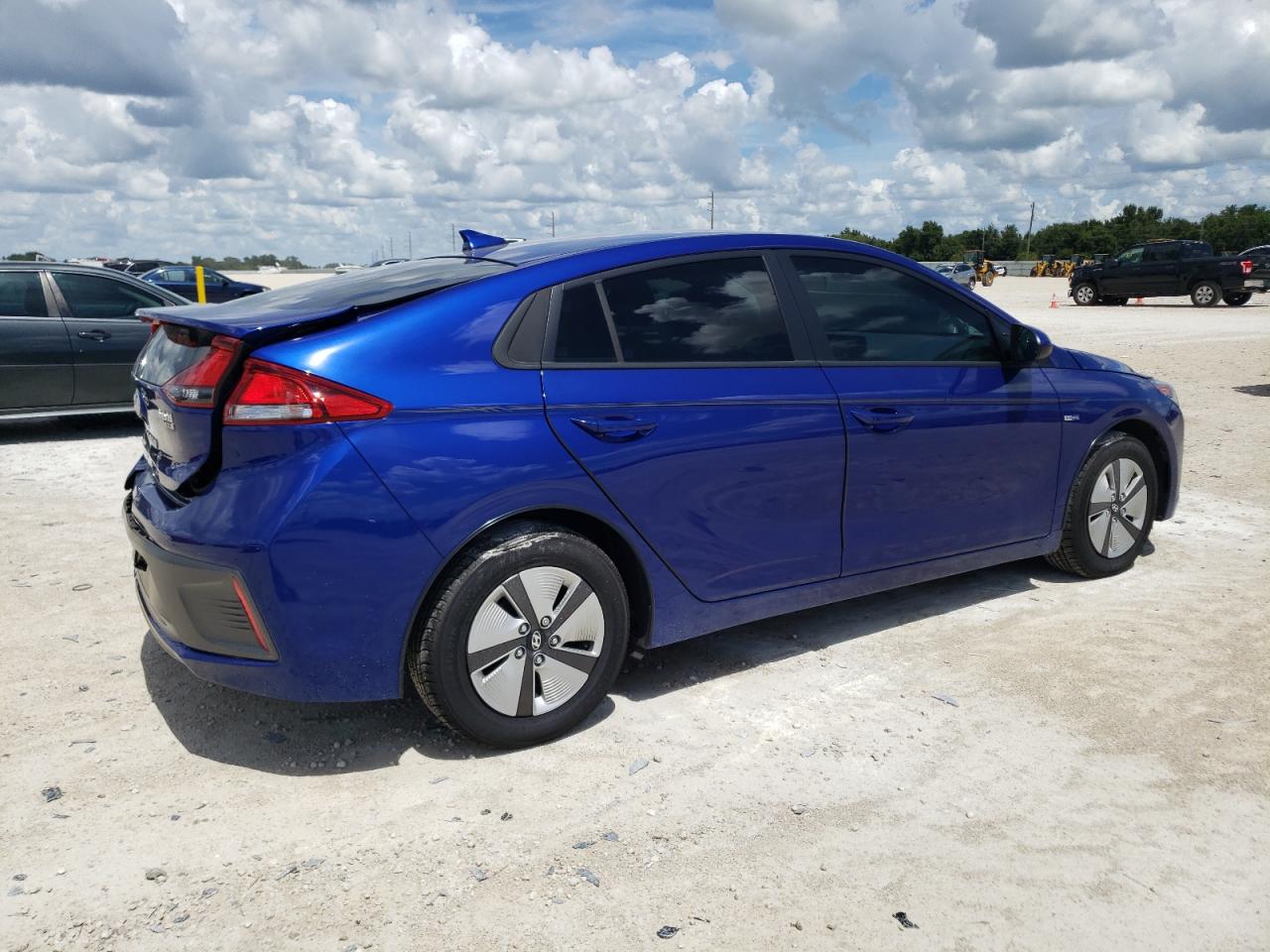 Автомобиль HYUNDAI IONIQ BLUE 2020 | GrandCar Автомобиль HYUNDAI IONIQ BLUE 2020 | GrandCar