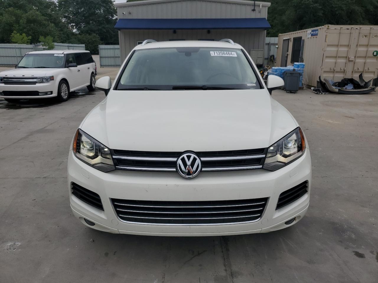 Автомобиль VOLKSWAGEN TOUAREG V6 2012 | GrandCar Автомобиль VOLKSWAGEN TOUAREG V6 2012 | GrandCar