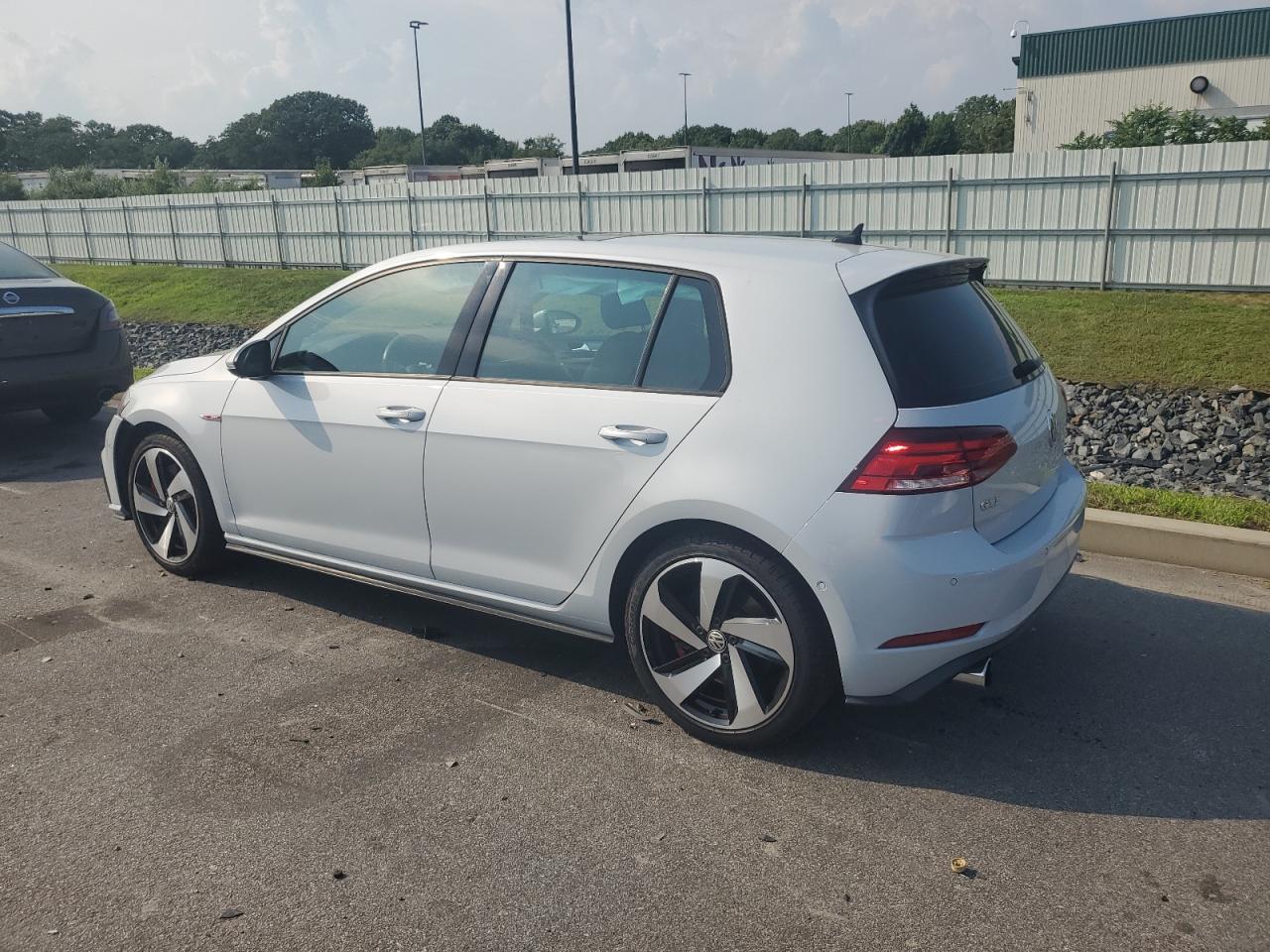 Автомобиль VOLKSWAGEN GTI S/SE 2018 | GrandCar Автомобиль VOLKSWAGEN GTI S/SE 2018 | GrandCar
