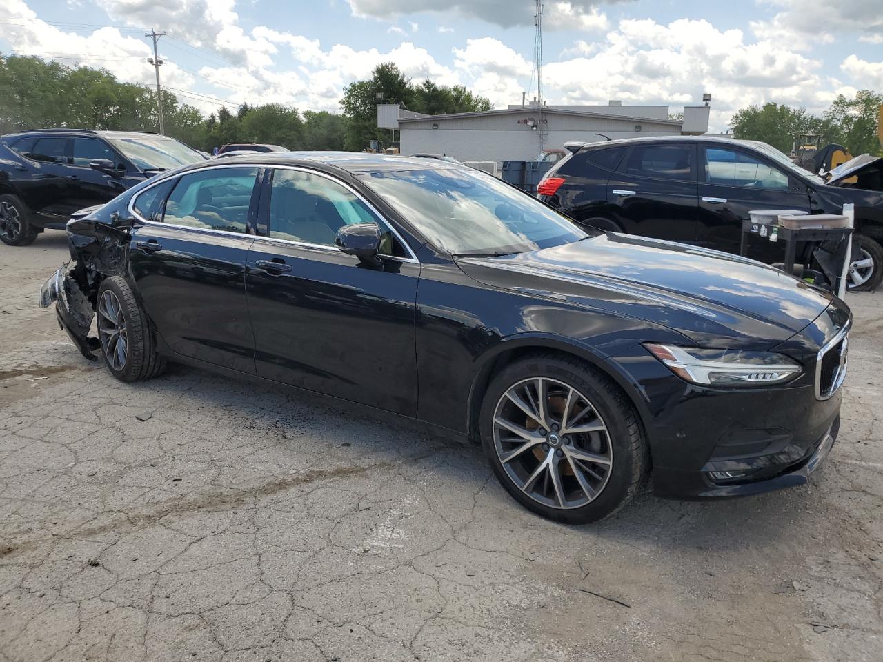 Автомобиль VOLVO S90 T5 MOMENTUM 2018 | GrandCar Автомобиль VOLVO S90 T5 MOMENTUM 2018 | GrandCar