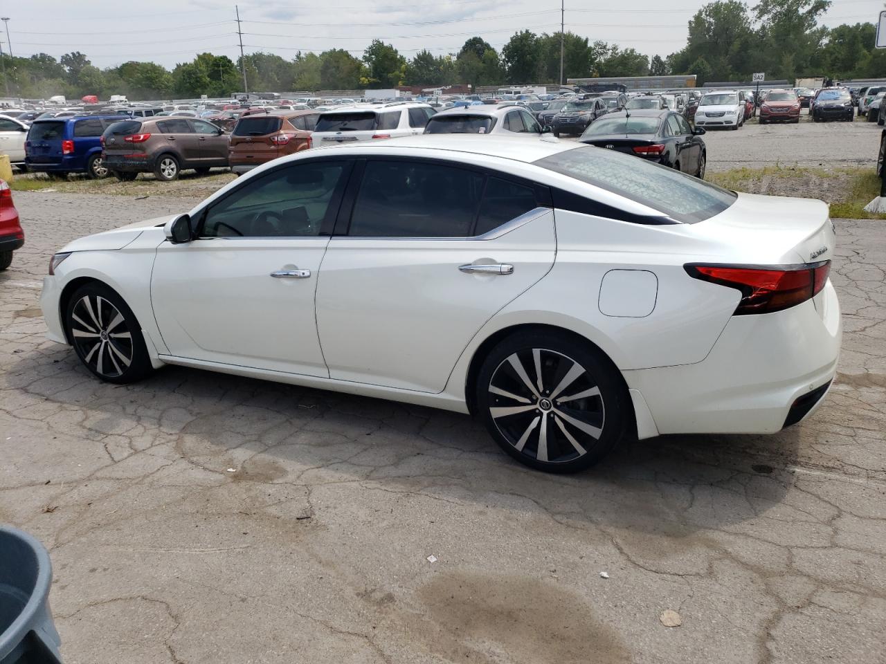 Автомобиль NISSAN ALTIMA PLATINUM 2020 | GrandCar Автомобиль NISSAN ALTIMA PLATINUM 2020 | GrandCar