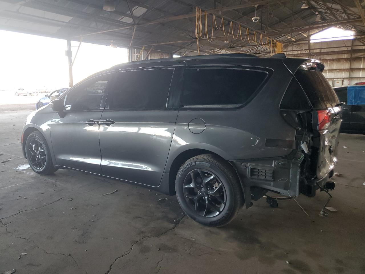 Автомобиль CHRYSLER PACIFICA TOURING L PLUS 2020 | GrandCar Автомобиль CHRYSLER PACIFICA TOURING L PLUS 2020 | GrandCar