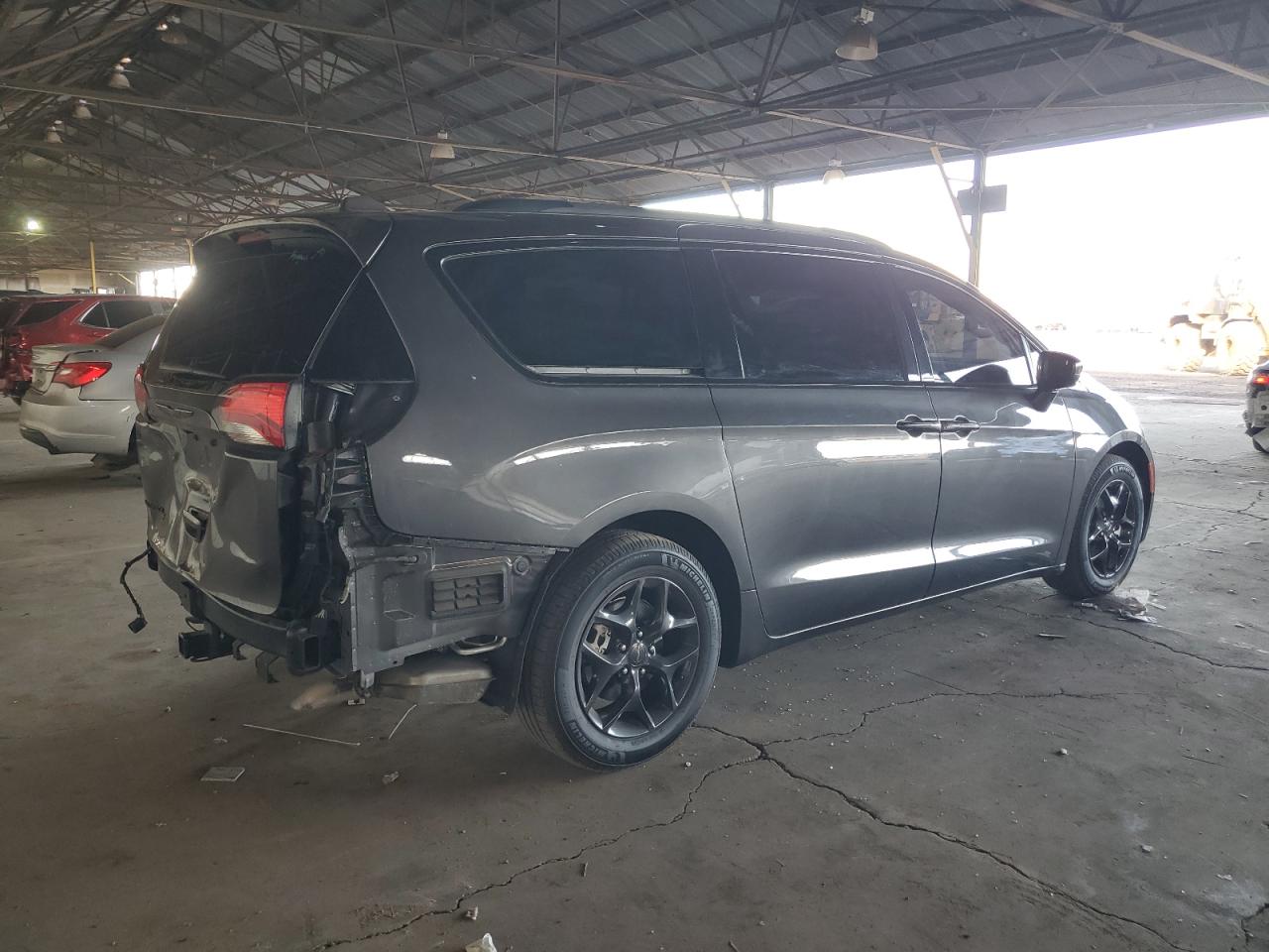 Автомобиль CHRYSLER PACIFICA TOURING L PLUS 2020 | GrandCar Автомобиль CHRYSLER PACIFICA TOURING L PLUS 2020 | GrandCar