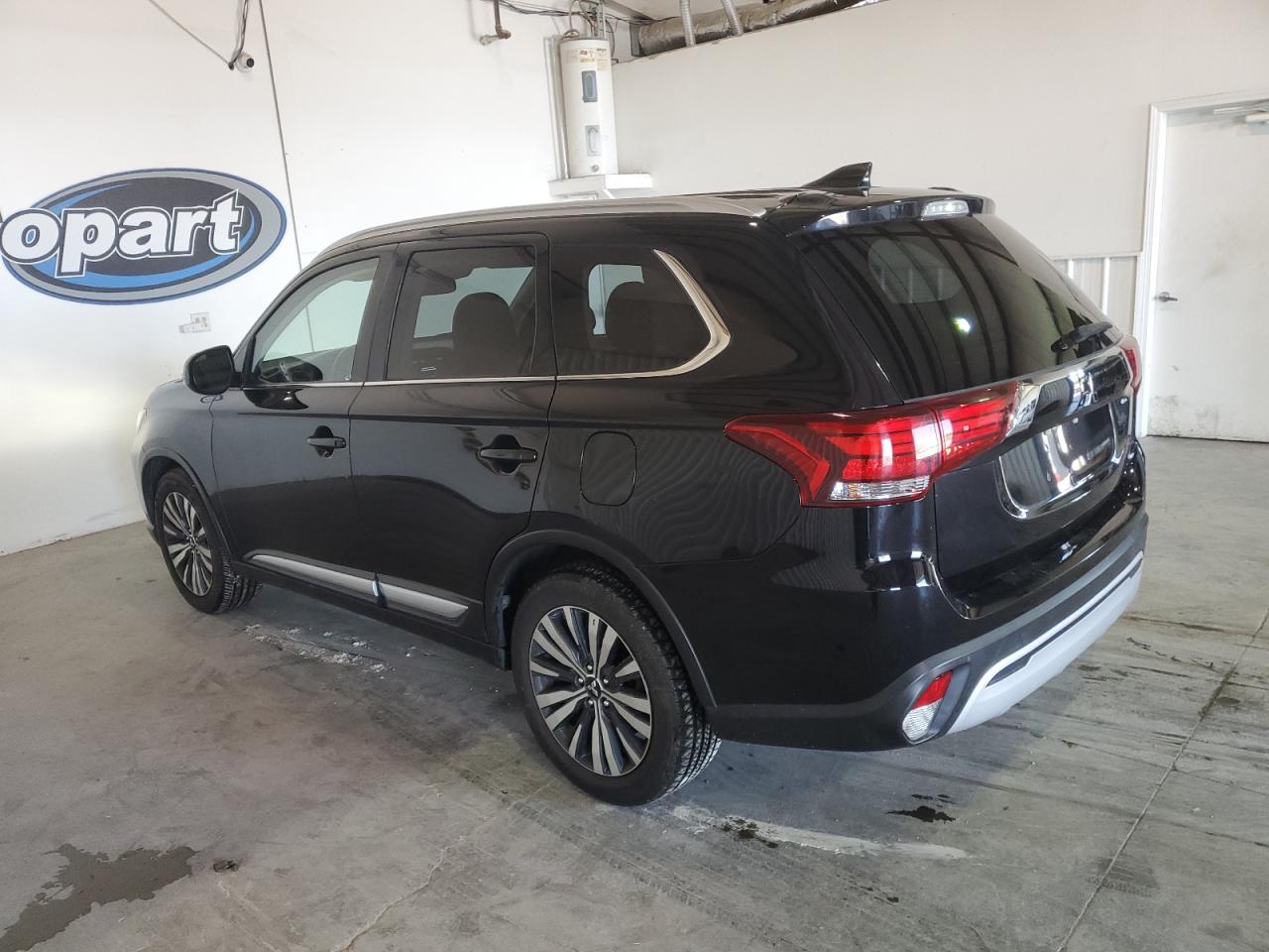 Автомобиль MITSUBISHI OUTLANDER SE 2020 | GrandCar Автомобиль MITSUBISHI OUTLANDER SE 2020 | GrandCar