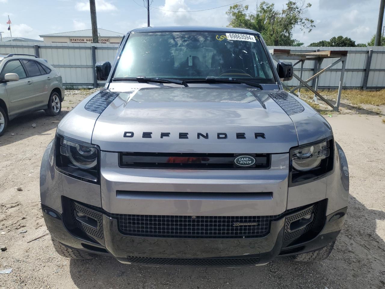 Автомобиль LAND ROVER DEFENDER 110 X-DYNAMIC SE 2023 | GrandCar Автомобиль LAND ROVER DEFENDER 110 X-DYNAMIC SE 2023 | GrandCar