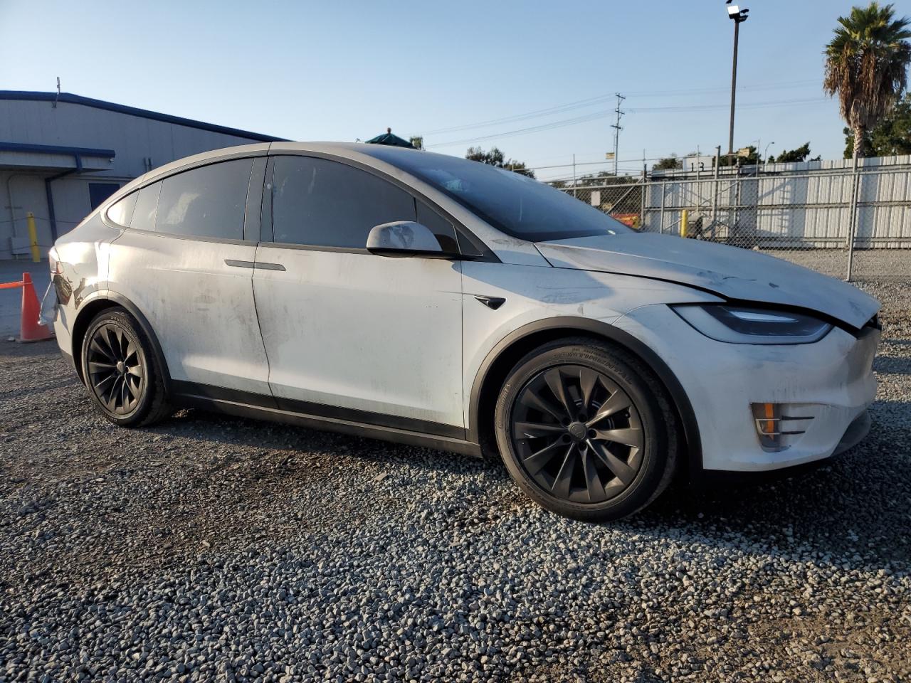 Автомобіль TESLA MODEL X 2017 | GrandCar Автомобіль TESLA MODEL X 2017 | GrandCar