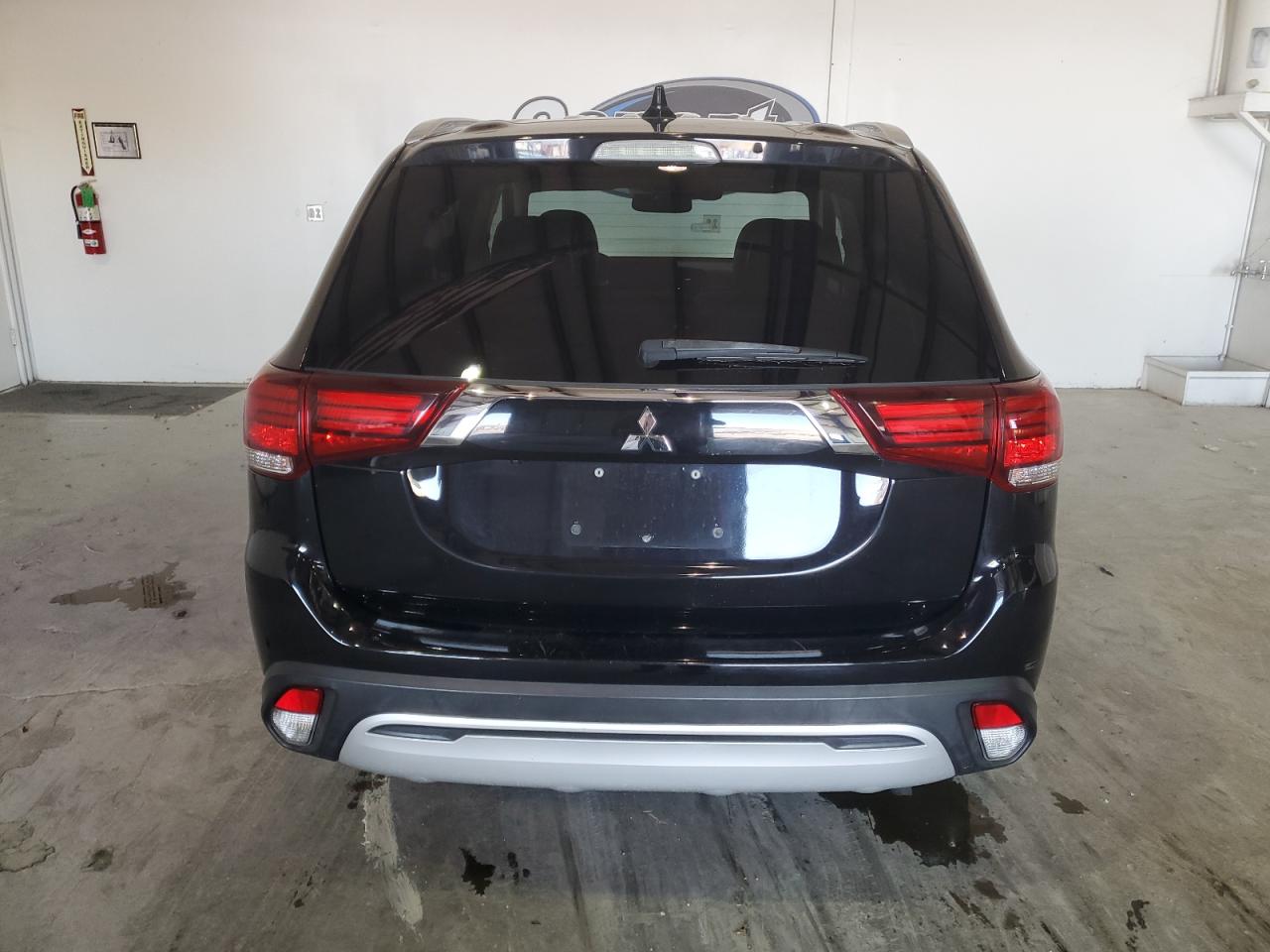 Автомобиль MITSUBISHI OUTLANDER SE 2020 | GrandCar Автомобиль MITSUBISHI OUTLANDER SE 2020 | GrandCar