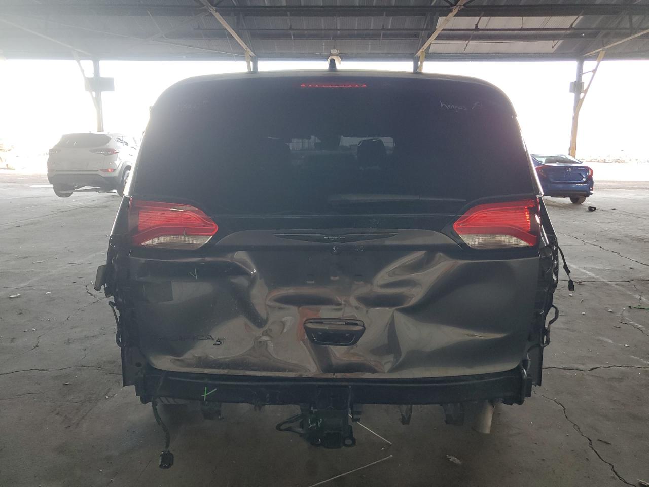 Автомобиль CHRYSLER PACIFICA TOURING L PLUS 2020 | GrandCar Автомобиль CHRYSLER PACIFICA TOURING L PLUS 2020 | GrandCar