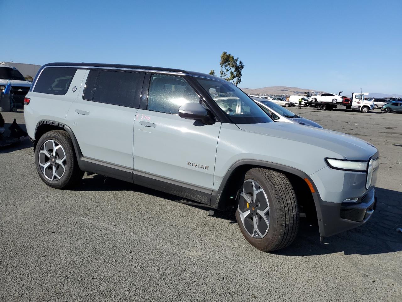 Автомобиль RIVIAN R1S ADVENTURE 2024 | GrandCar