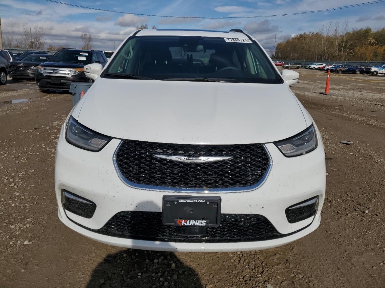 Автомобиль CHRYSLER PACIFICA TOURING L 2022 | GrandCar Автомобиль CHRYSLER PACIFICA TOURING L 2022 | GrandCar