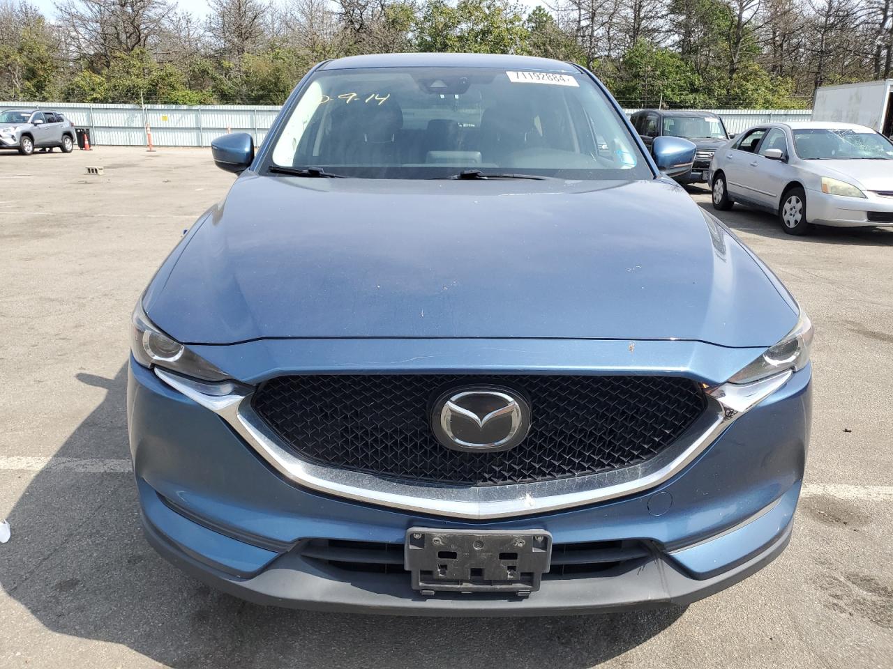 Автомобиль MAZDA CX-5 TOURING 2018 | GrandCar Автомобиль MAZDA CX-5 TOURING 2018 | GrandCar