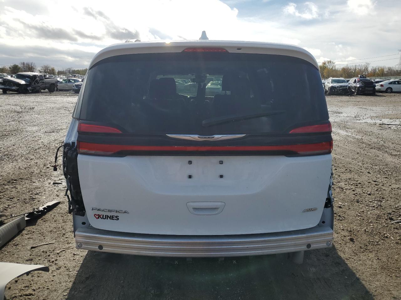 Автомобиль CHRYSLER PACIFICA TOURING L 2022 | GrandCar Автомобиль CHRYSLER PACIFICA TOURING L 2022 | GrandCar