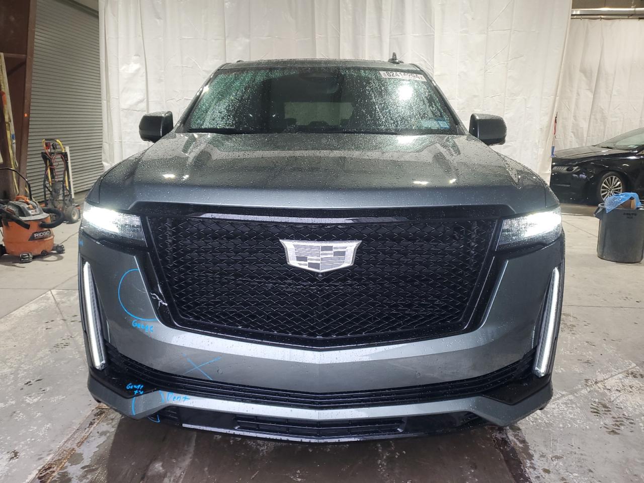 Автомобіль CADILLAC ESCALADE ESV SPORT 2024 | GrandCar Автомобіль CADILLAC ESCALADE ESV SPORT 2024 | GrandCar