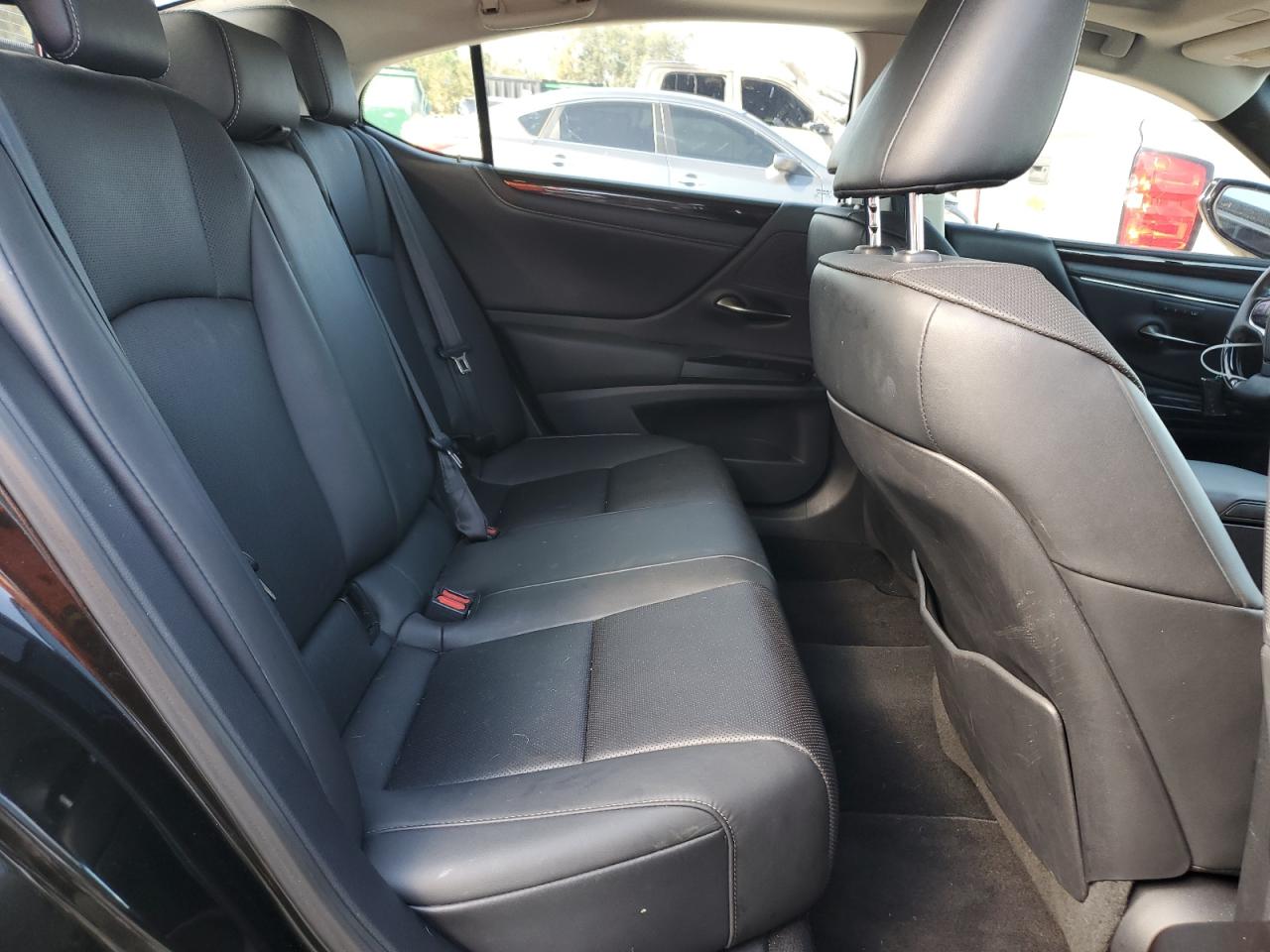 Автомобиль LEXUS ES 350 2019 | GrandCar Автомобиль LEXUS ES 350 2019 | GrandCar