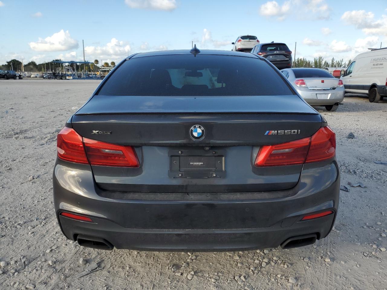 Автомобіль BMW M550XI 2020 | GrandCar Автомобіль BMW M550XI 2020 | GrandCar