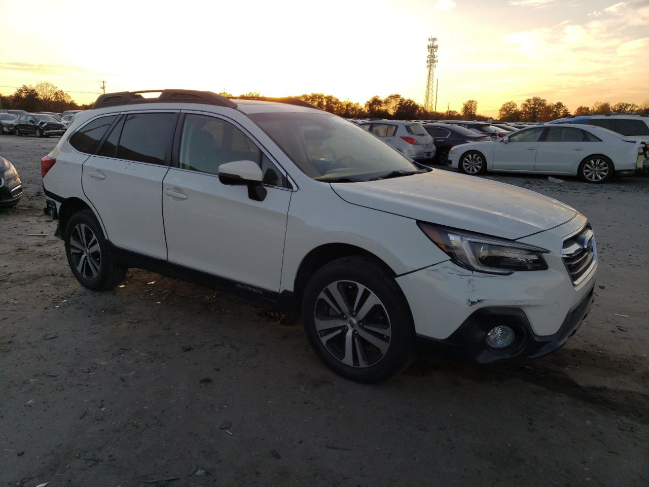 Автомобиль SUBARU OUTBACK 3.6R LIMITED 2019 | GrandCar Автомобиль SUBARU OUTBACK 3.6R LIMITED 2019 | GrandCar
