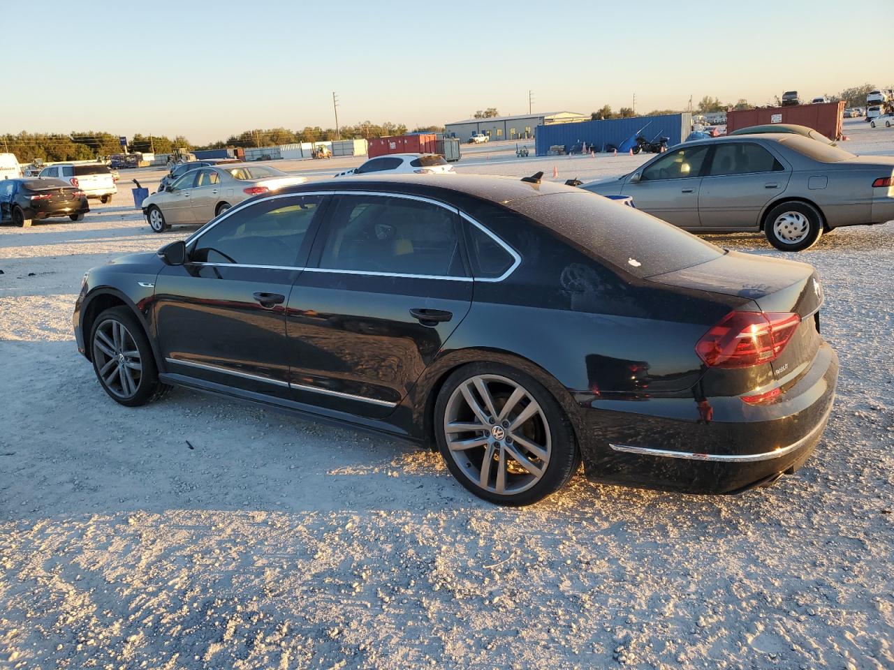 Автомобиль VOLKSWAGEN PASSAT R-LINE 2017 | GrandCar Автомобиль VOLKSWAGEN PASSAT R-LINE 2017 | GrandCar