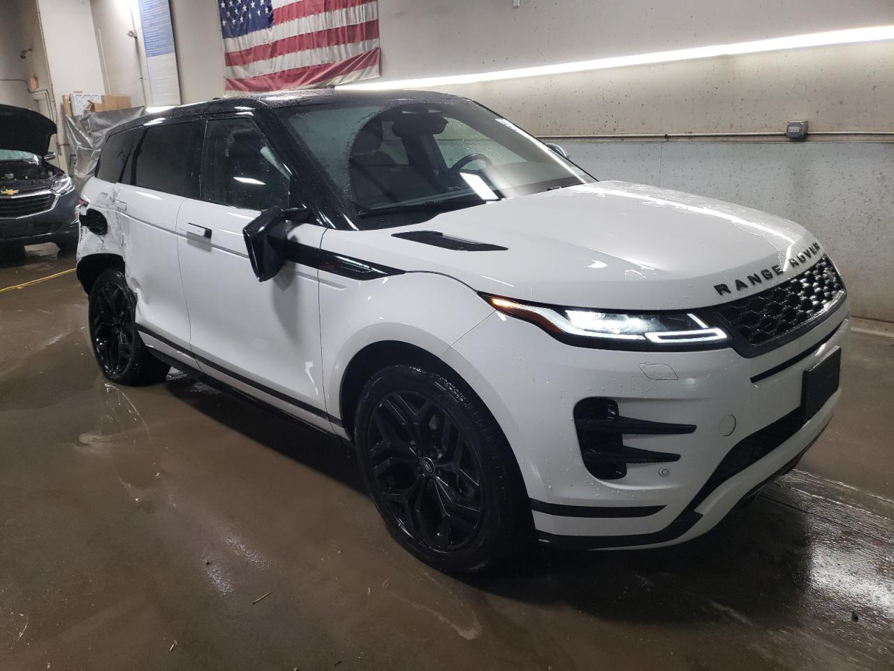 Автомобиль LAND ROVER RANGE ROVER EVOQUE R-DYNAMIC SE 2023 | GrandCar Автомобиль LAND ROVER RANGE ROVER EVOQUE R-DYNAMIC SE 2023 | GrandCar