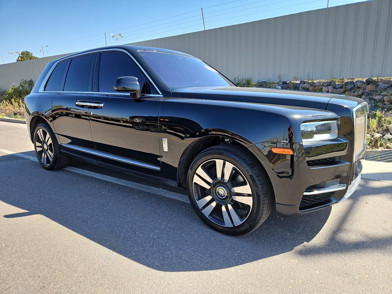 Автомобиль ROLLS-ROYCE CULLINAN 2022 | GrandCar Автомобиль ROLLS-ROYCE CULLINAN 2022 | GrandCar