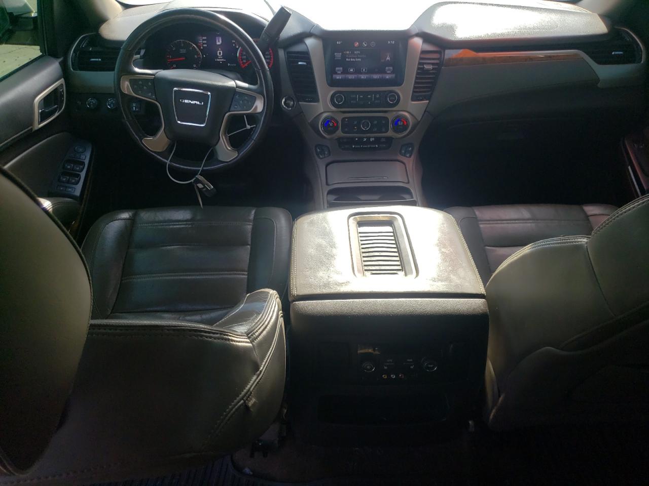 Автомобіль GMC YUKON XL DENALI 2015 | GrandCar Автомобіль GMC YUKON XL DENALI 2015 | GrandCar