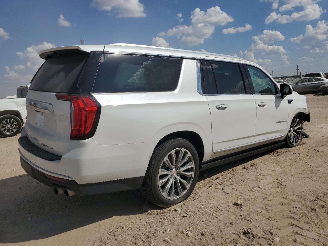 Автомобіль GMC YUKON XL DENALI 2021 | GrandCar Автомобіль GMC YUKON XL DENALI 2021 | GrandCar