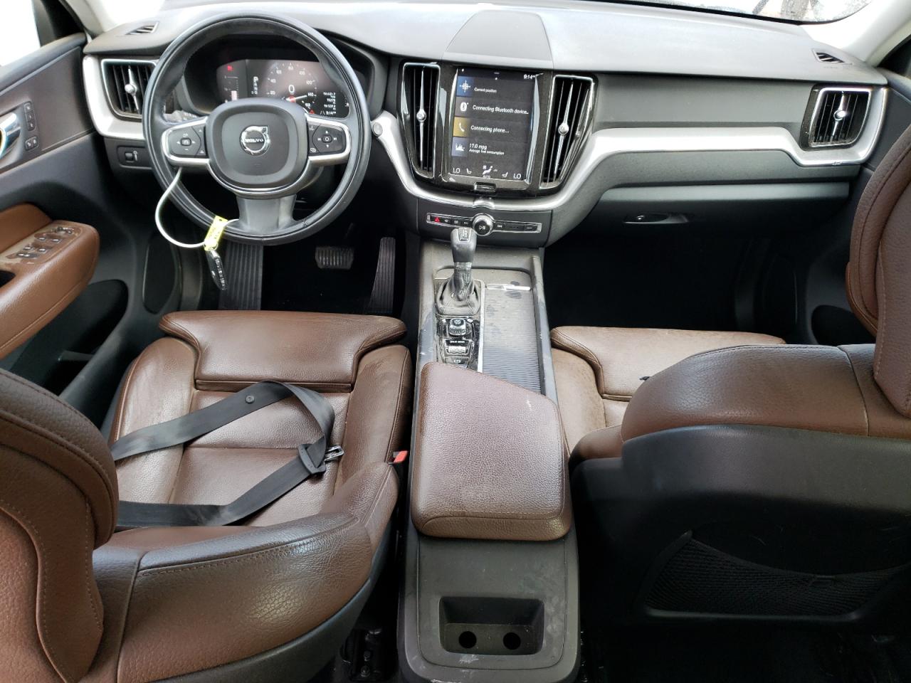 Автомобиль VOLVO XC60 T5 MOMENTUM 2019 | GrandCar Автомобиль VOLVO XC60 T5 MOMENTUM 2019 | GrandCar