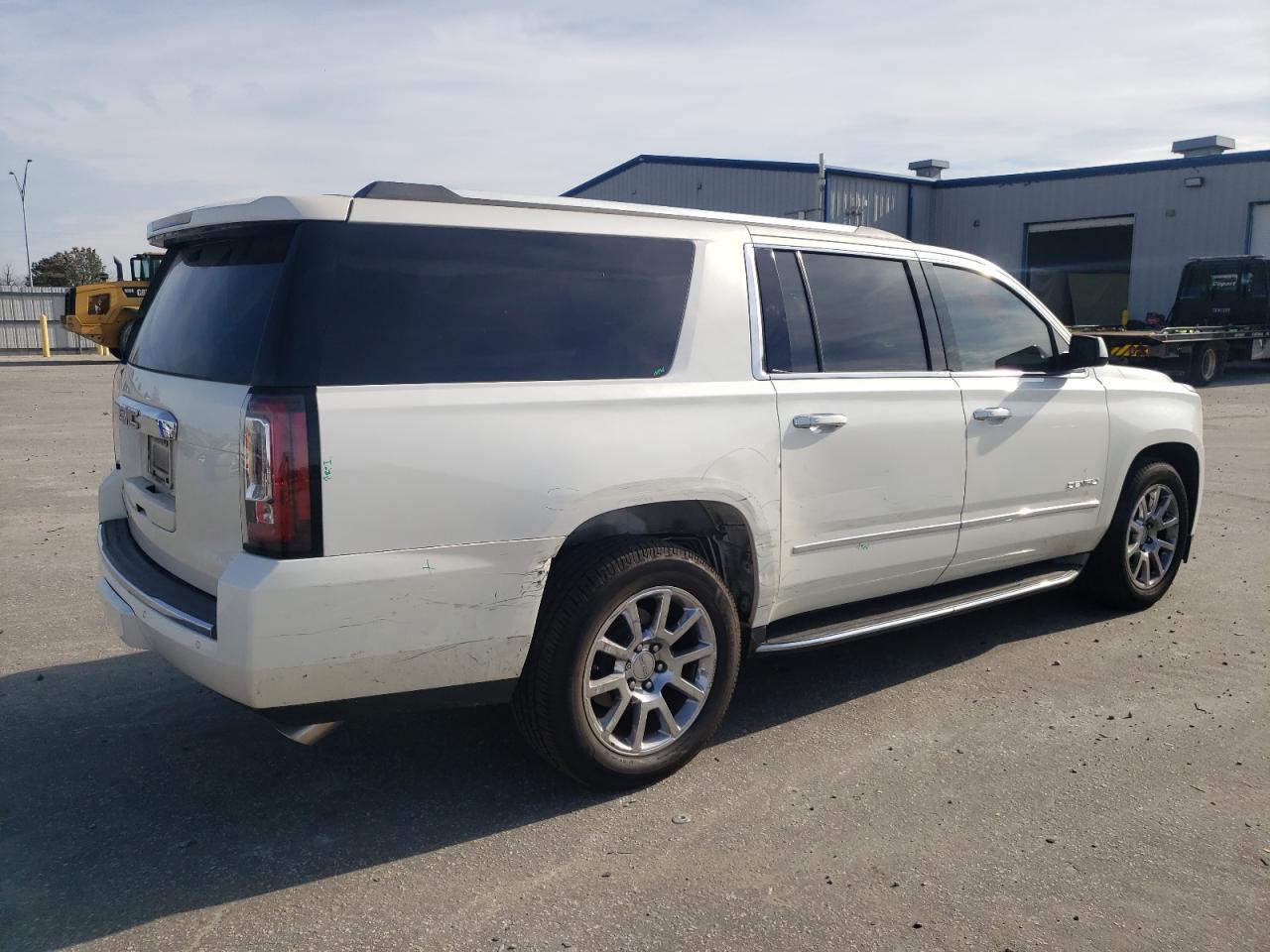Автомобіль GMC YUKON XL DENALI 2015 | GrandCar Автомобіль GMC YUKON XL DENALI 2015 | GrandCar